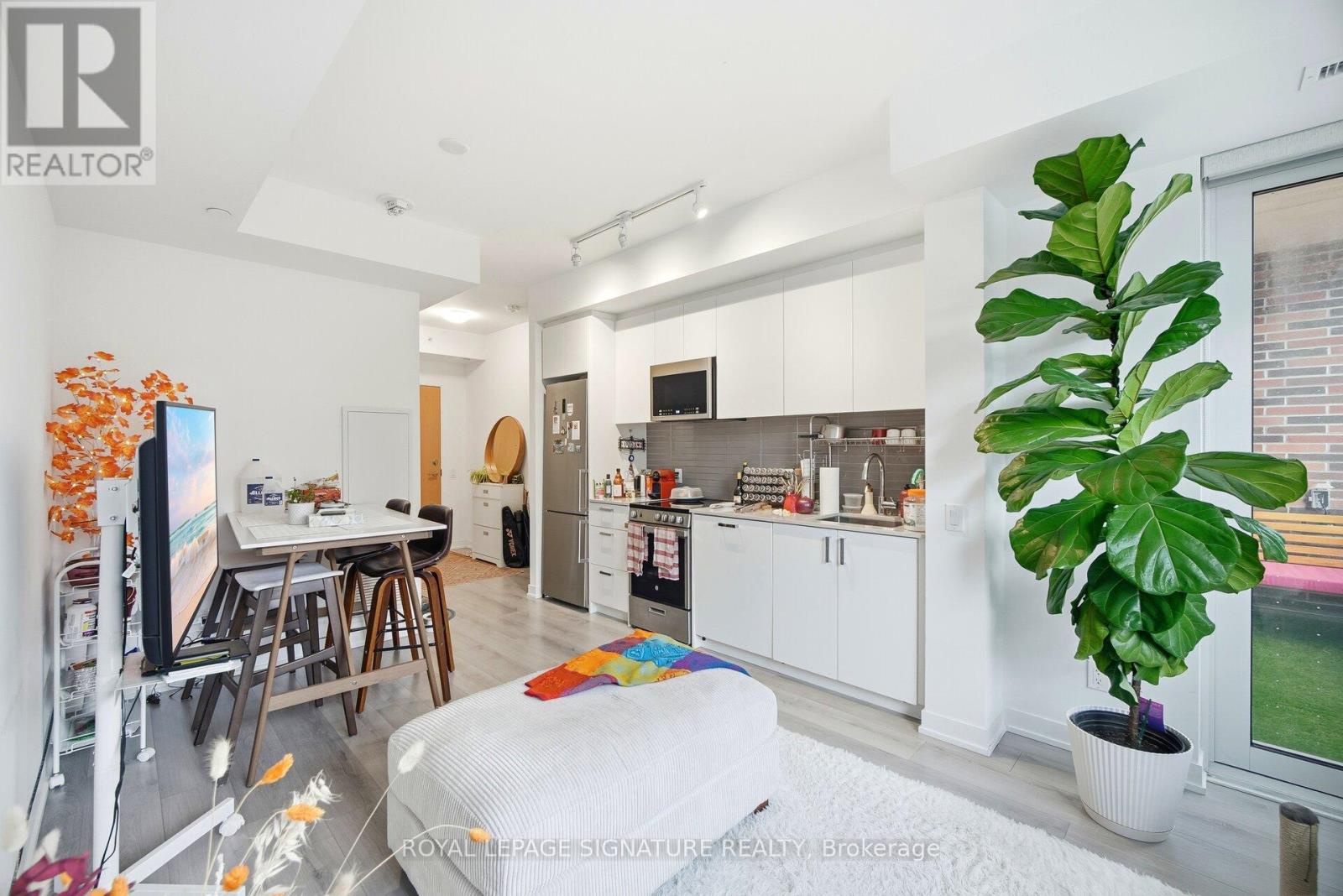 208 - 1787 St Clair Avenue W, Toronto (weston-pellam Park), Ontario