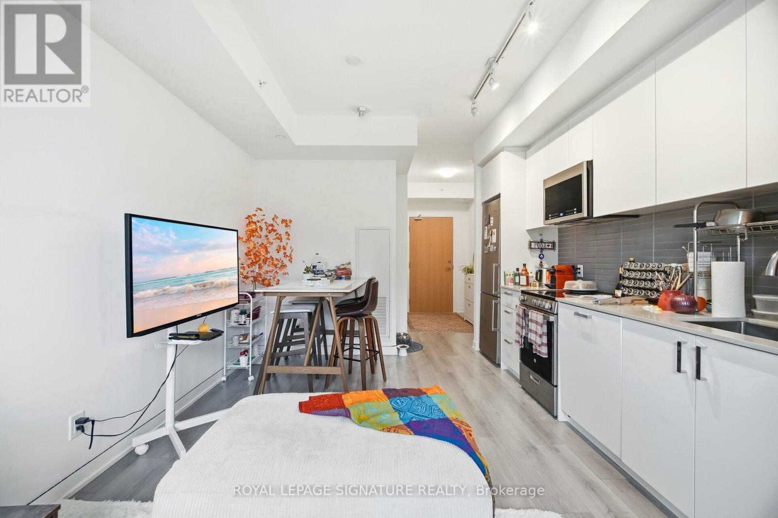 208 - 1787 St Clair Avenue W, Toronto (weston-pellam Park), Ontario