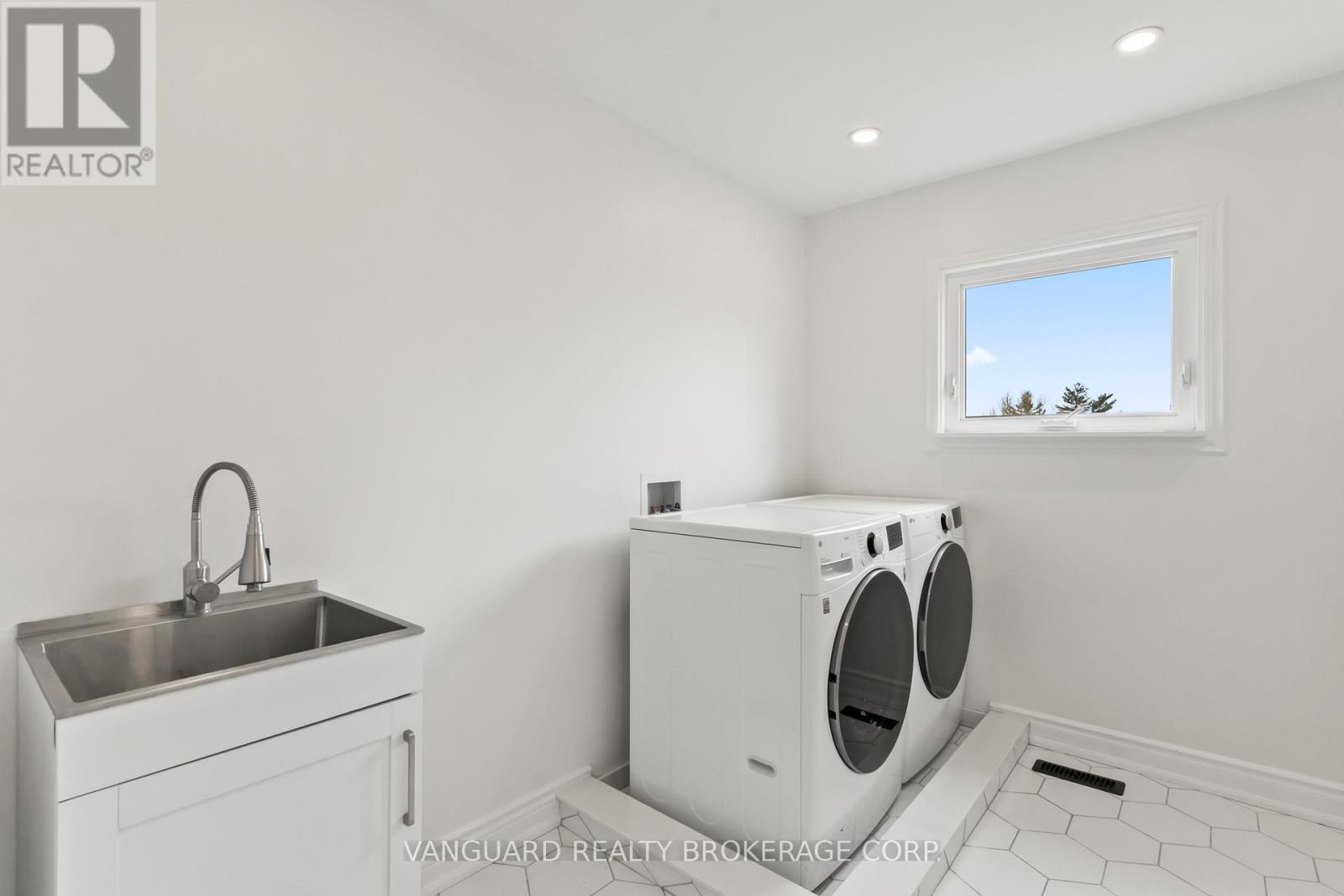 69 Joyce Parkway, Toronto (yorkdale-glen Park), Ontario