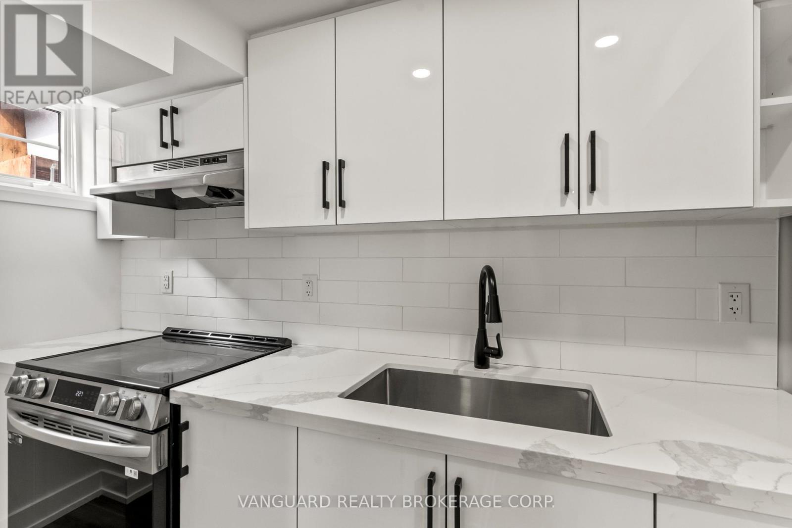 69 Joyce Parkway, Toronto (yorkdale-glen Park), Ontario