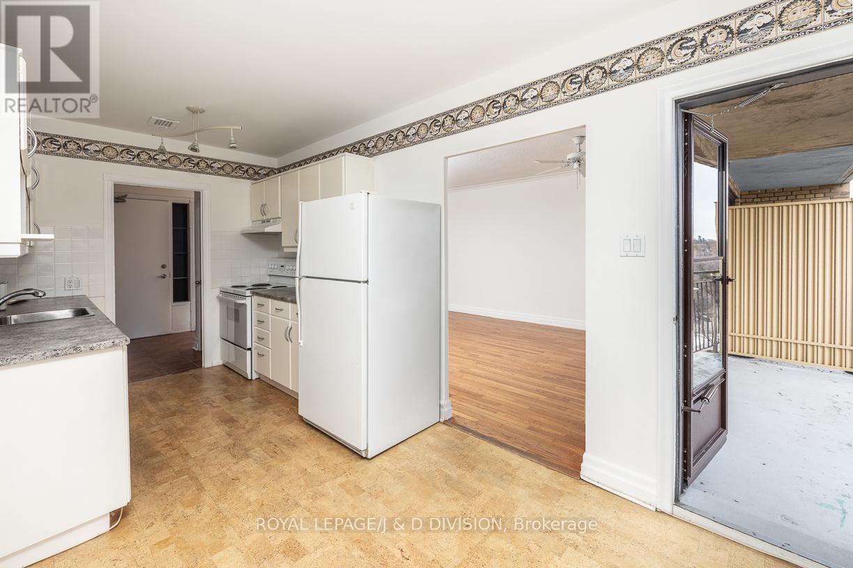 716 - 660 Eglinton Avenue W, Toronto (forest Hill North), Ontario