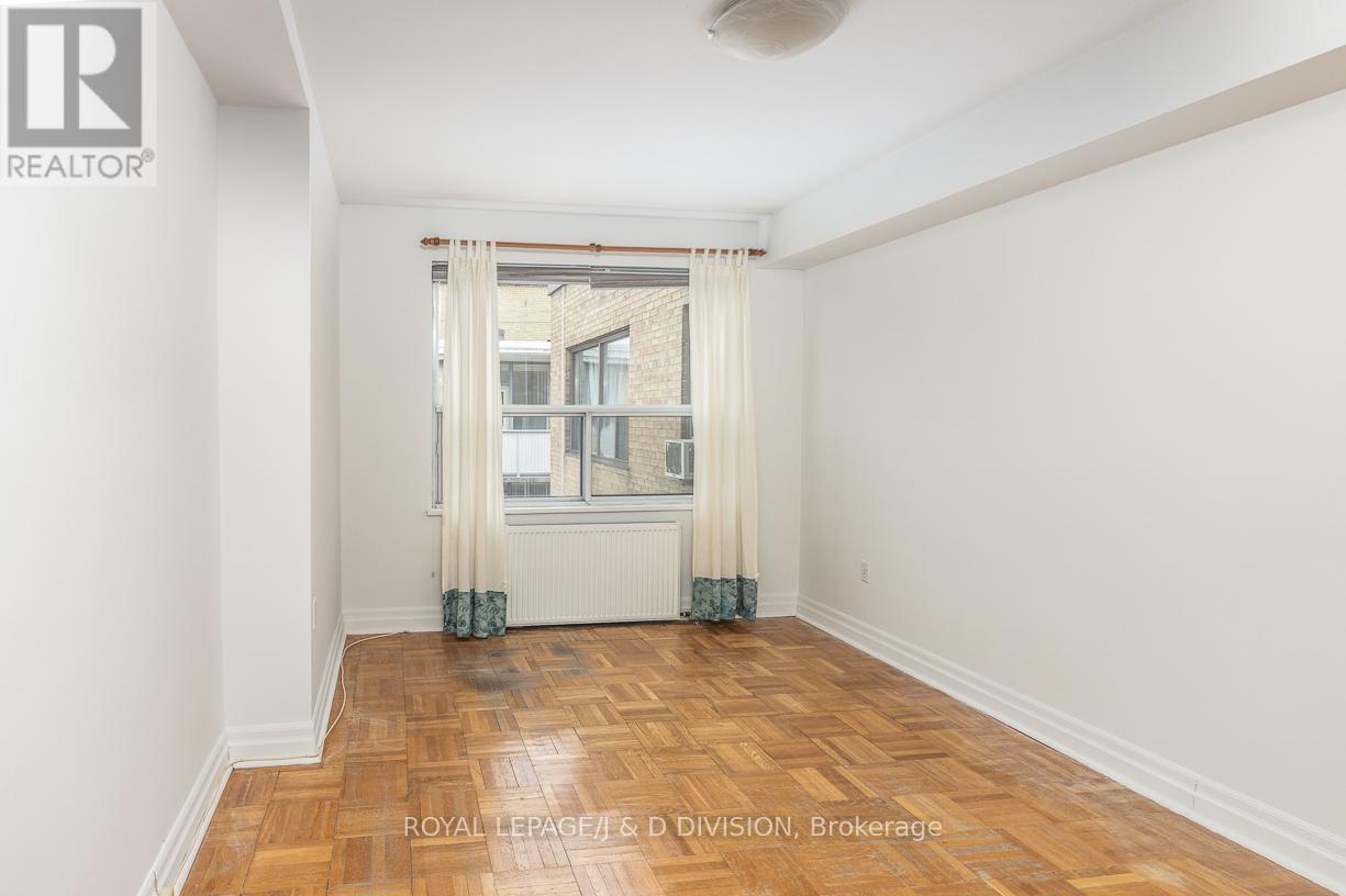 716 - 660 Eglinton Avenue W, Toronto (forest Hill North), Ontario