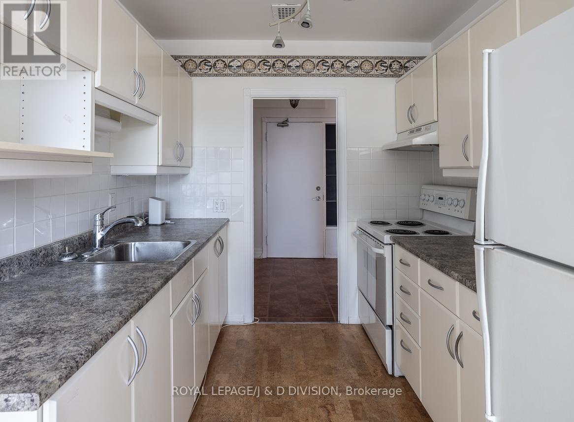 716 - 660 Eglinton Avenue W, Toronto (forest Hill North), Ontario