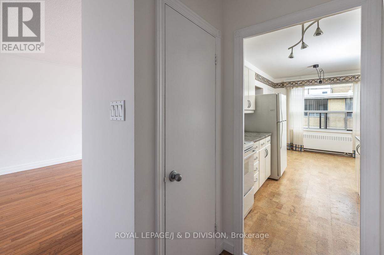 716 - 660 Eglinton Avenue W, Toronto (forest Hill North), Ontario