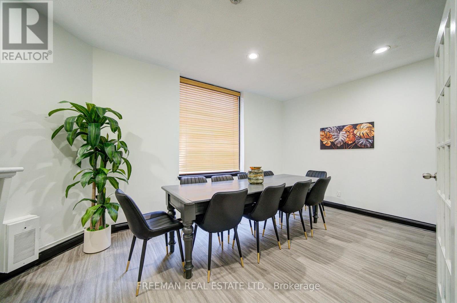 2405 - 633 Bay Street, Toronto (bay Street Corridor), Ontario