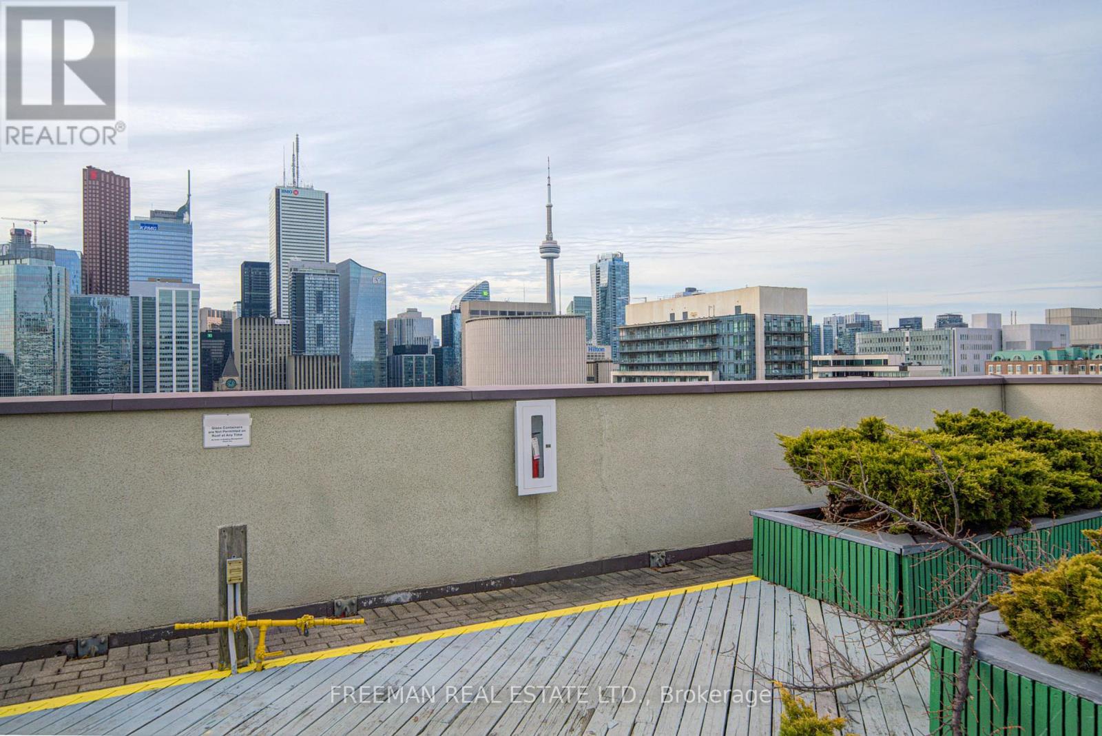 2405 - 633 Bay Street, Toronto (bay Street Corridor), Ontario