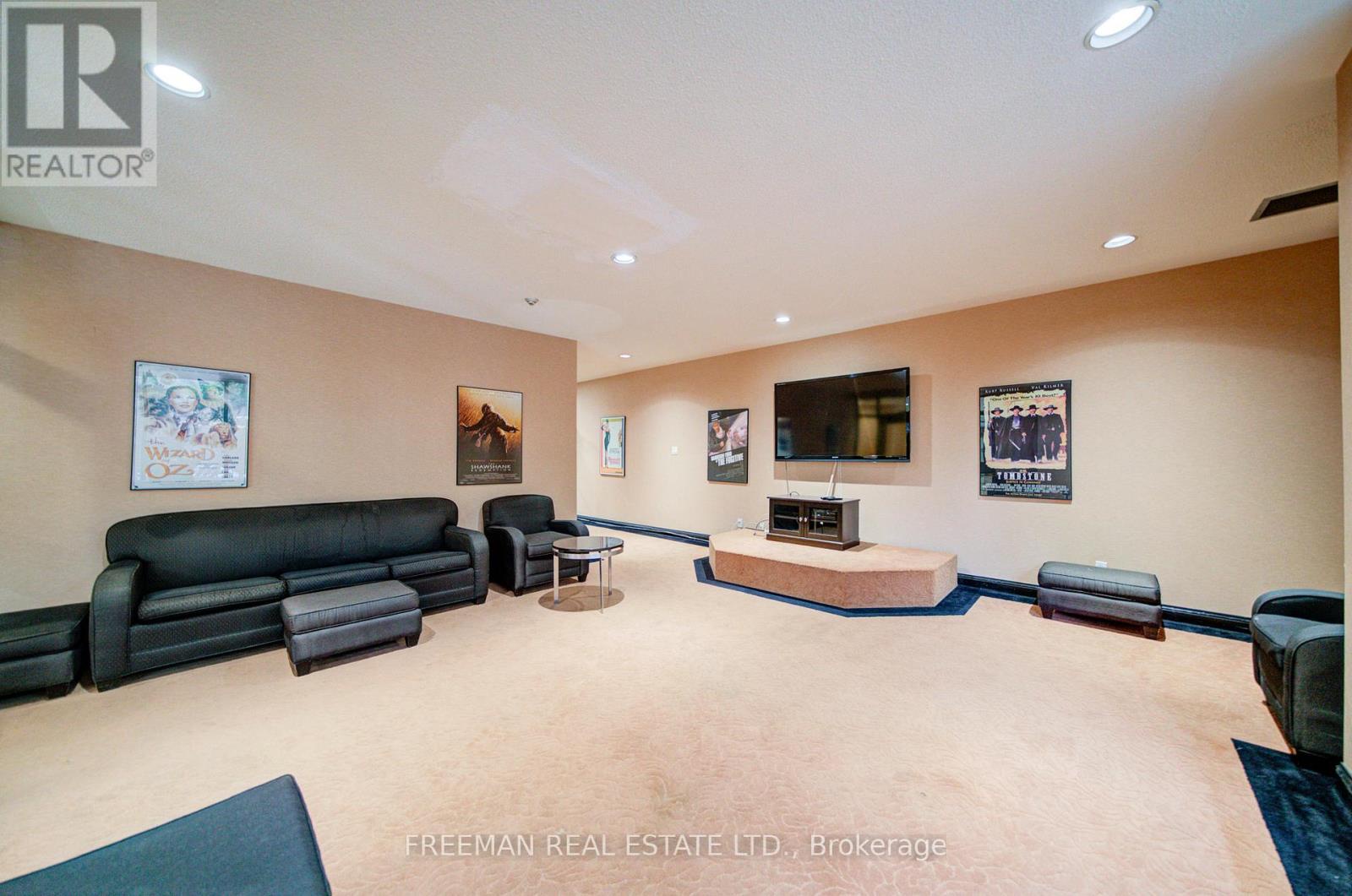 2405 - 633 Bay Street, Toronto (bay Street Corridor), Ontario