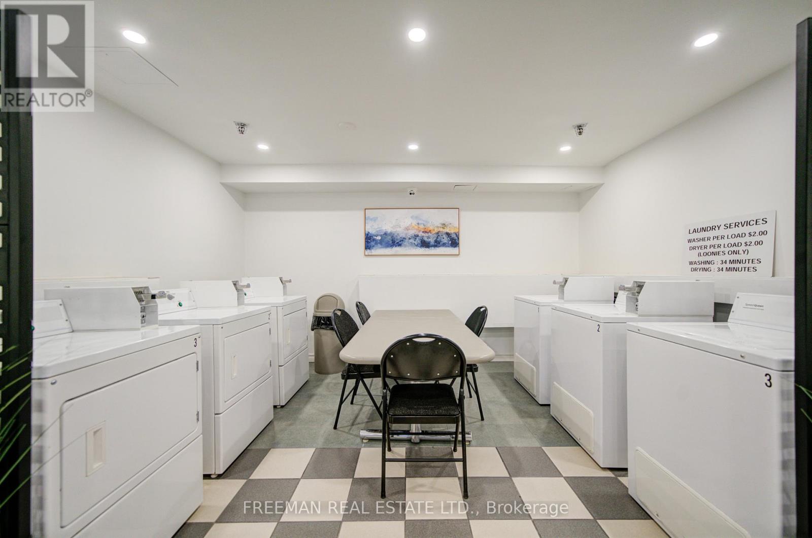 2405 - 633 Bay Street, Toronto (bay Street Corridor), Ontario