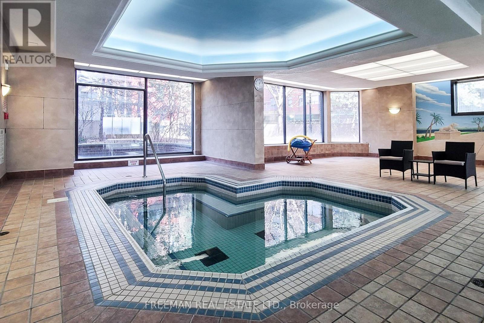 2405 - 633 Bay Street, Toronto (bay Street Corridor), Ontario