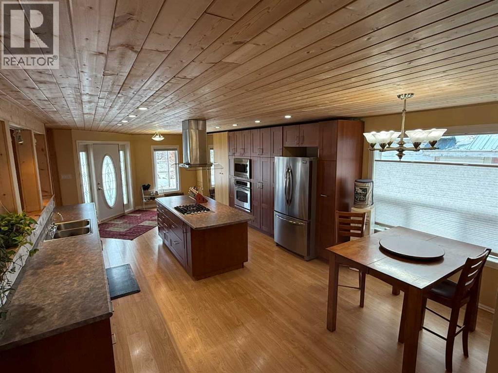 5014 51 Street, Islay, Alberta