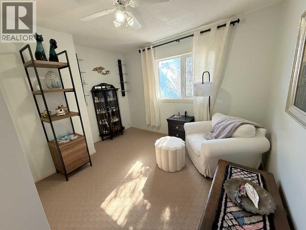 5014 51 Street, Islay, Alberta