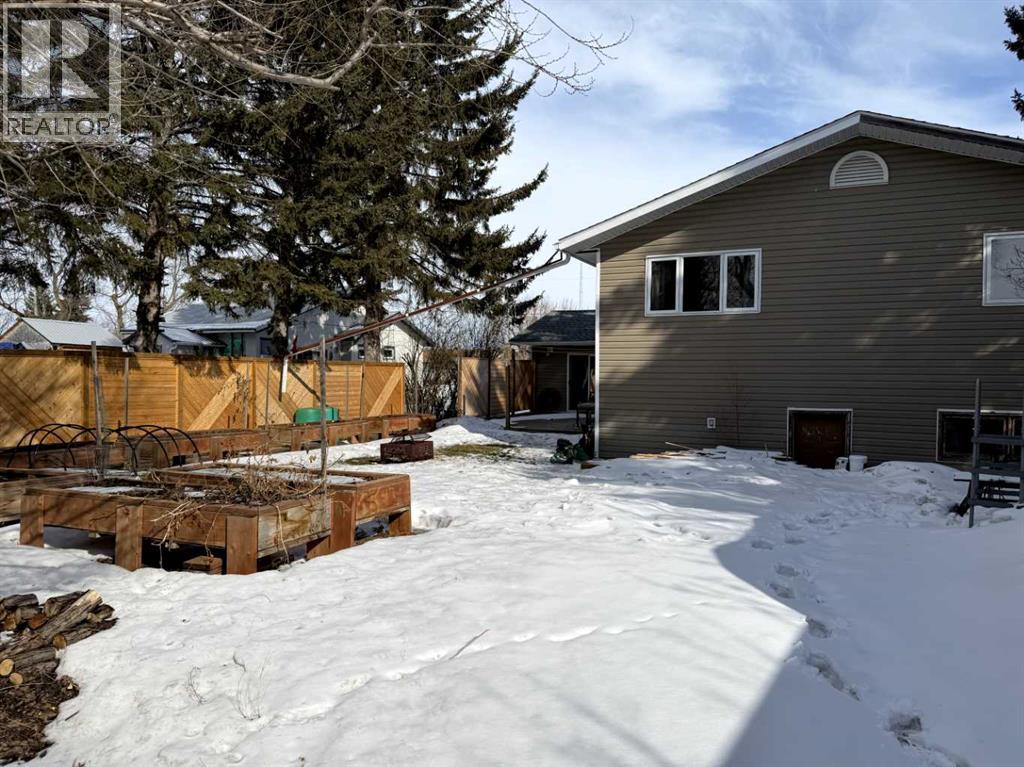 5014 51 Street, Islay, Alberta