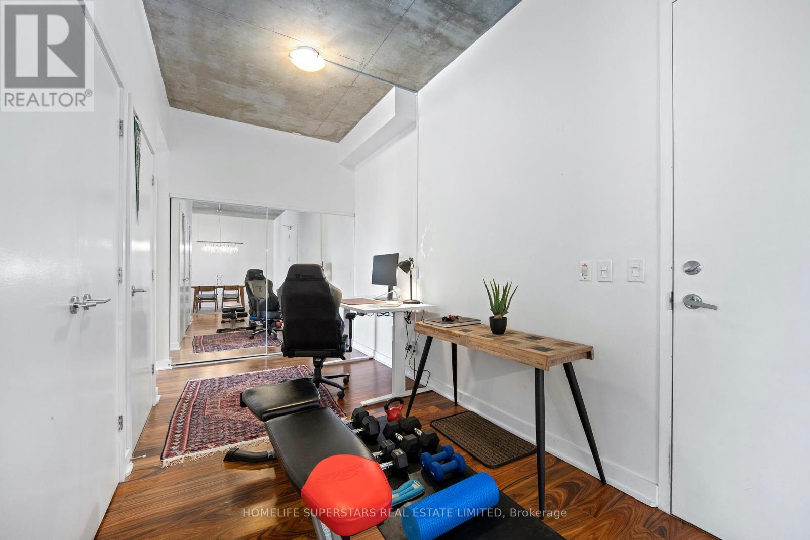 303 - 60 Bathurst Street, Toronto (niagara), Ontario