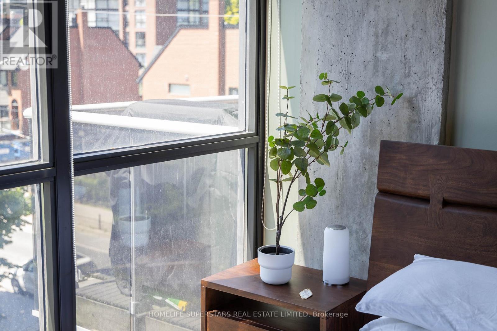 303 - 60 Bathurst Street, Toronto (niagara), Ontario