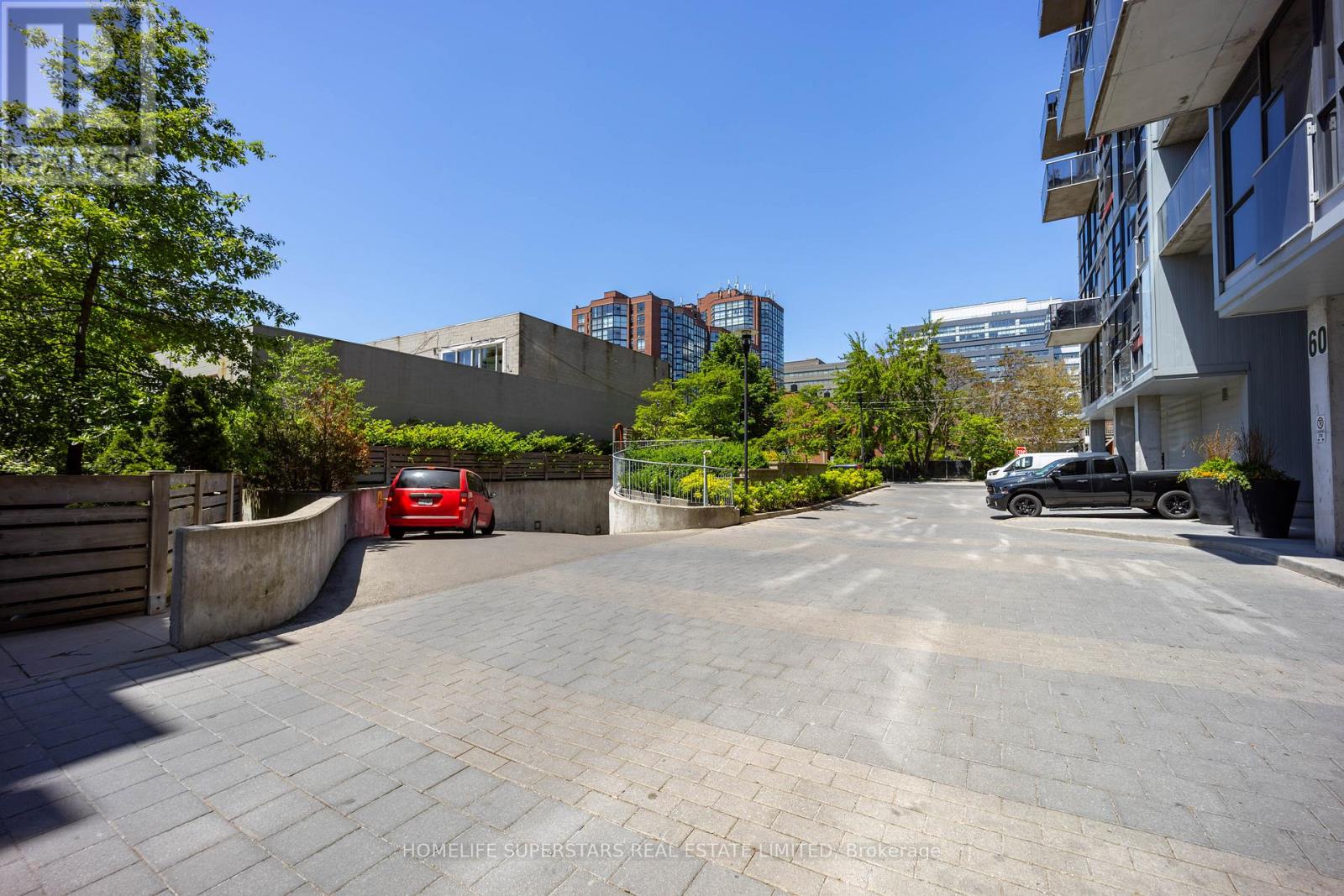 303 - 60 Bathurst Street, Toronto (niagara), Ontario