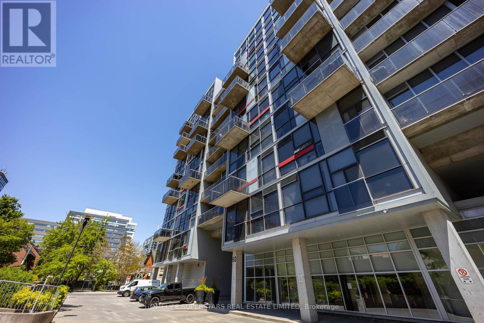 303 - 60 Bathurst Street, Toronto (niagara), Ontario