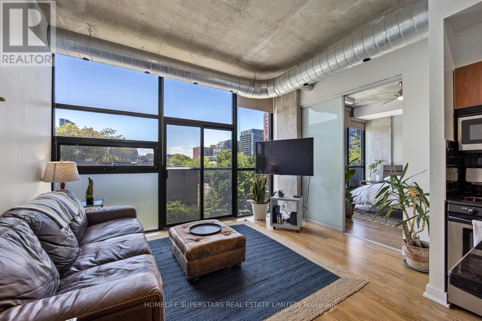 303 - 60 Bathurst Street, Toronto (niagara), Ontario