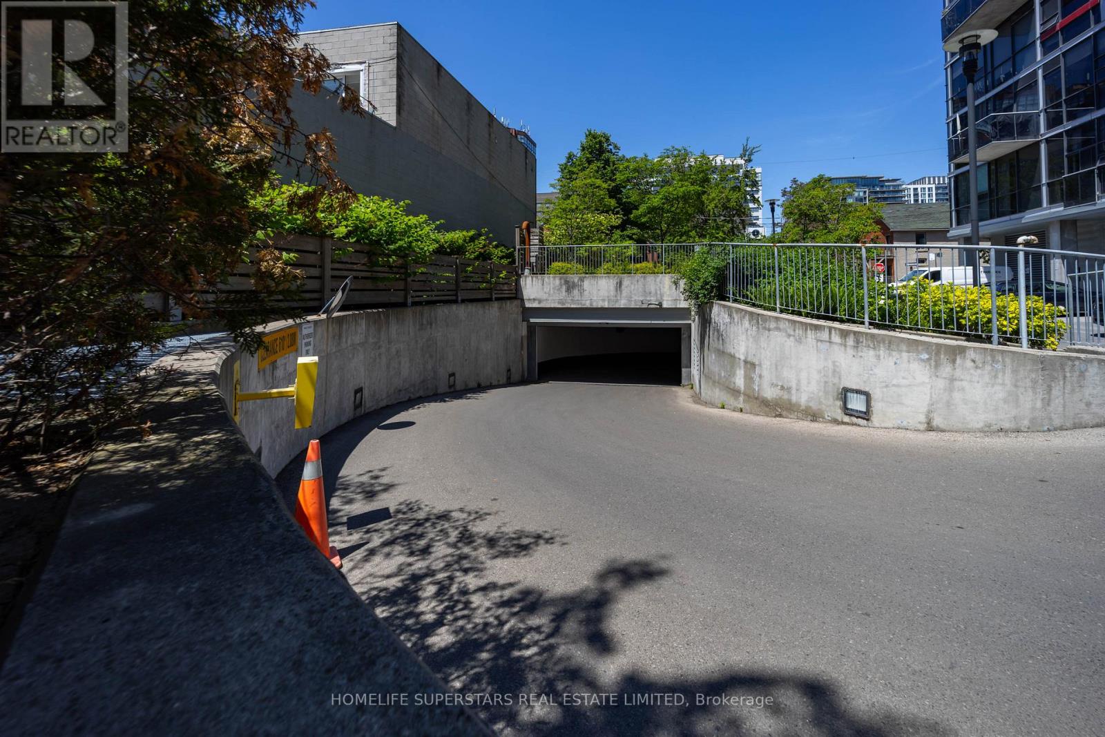 303 - 60 Bathurst Street, Toronto (niagara), Ontario