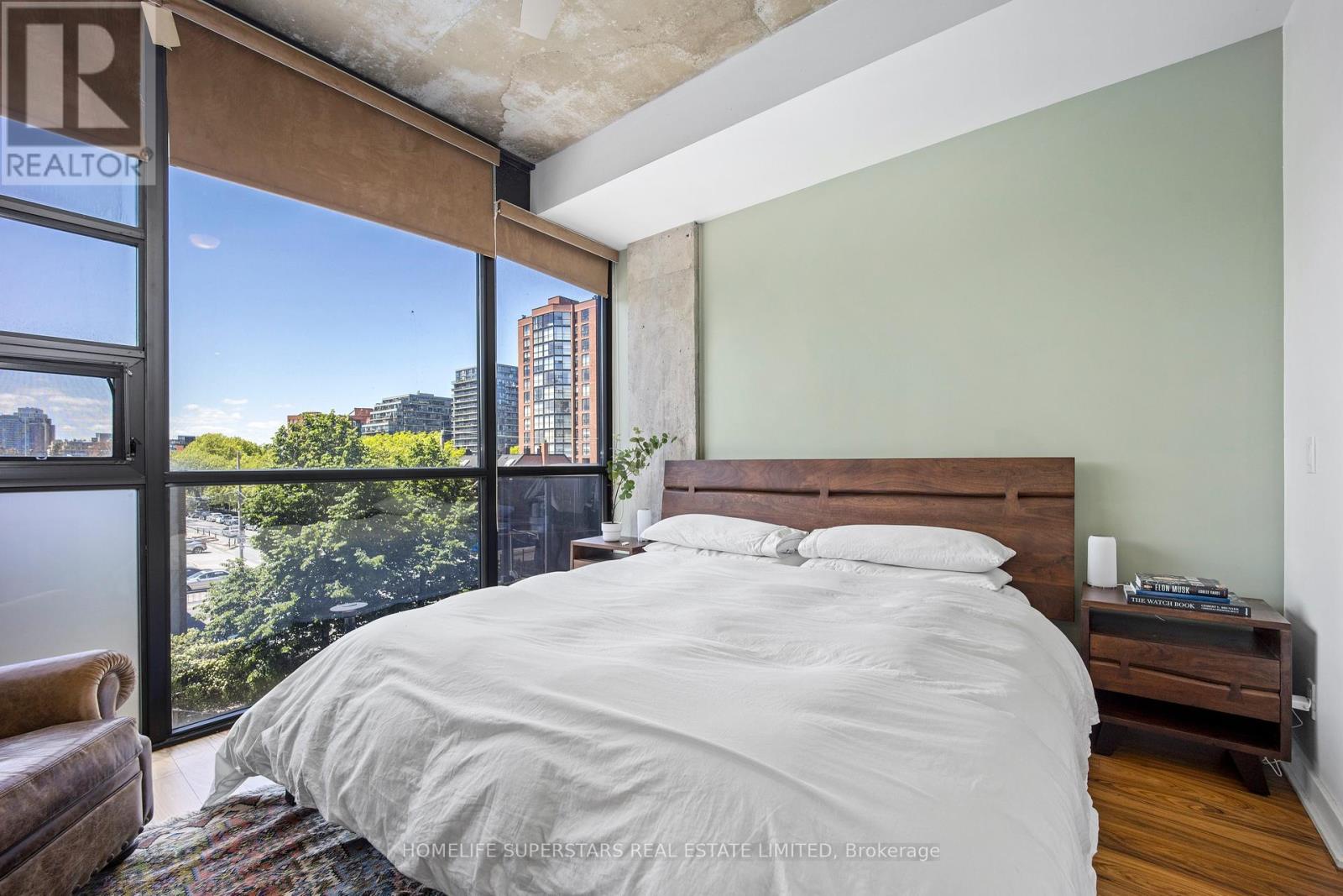 303 - 60 Bathurst Street, Toronto (niagara), Ontario