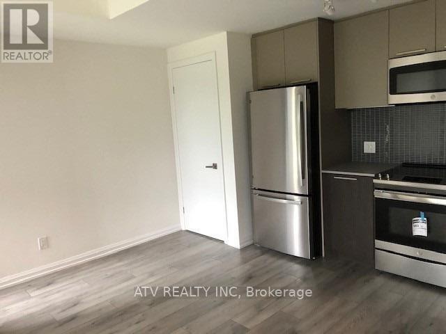 Th17 - 10 Brin Drive, Toronto (edenbridge-humber Valley), Ontario