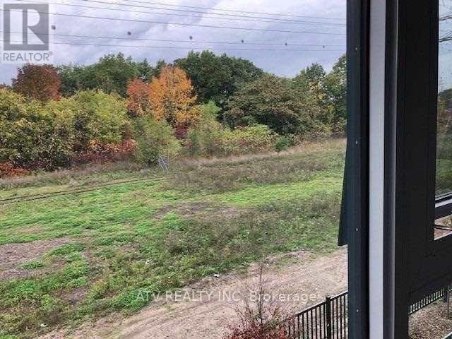 Th17 - 10 Brin Drive, Toronto (edenbridge-humber Valley), Ontario