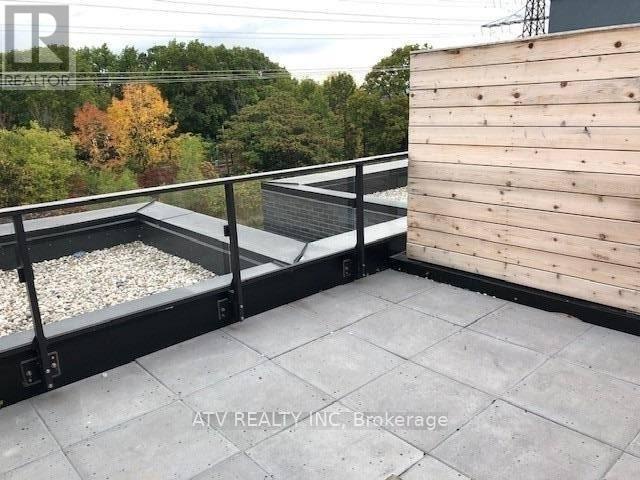 Th17 - 10 Brin Drive, Toronto (edenbridge-humber Valley), Ontario