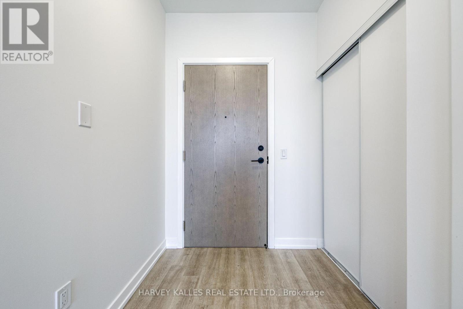 1001 - 2300 St Clair Avenue W, Toronto (junction Area), Ontario