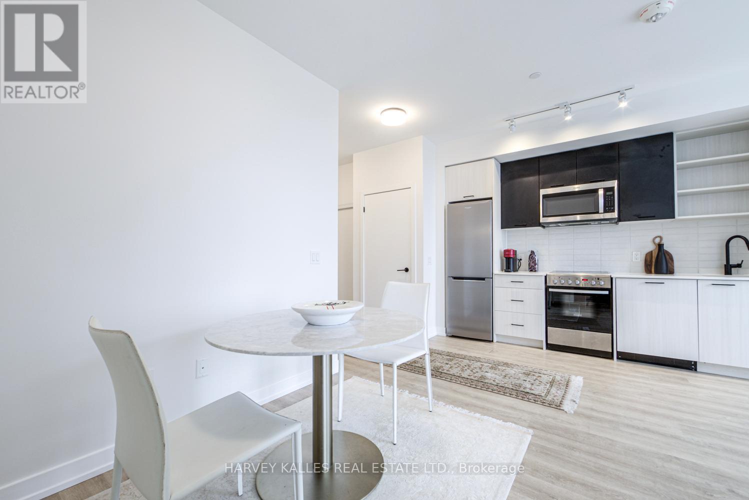 1001 - 2300 St Clair Avenue W, Toronto (junction Area), Ontario