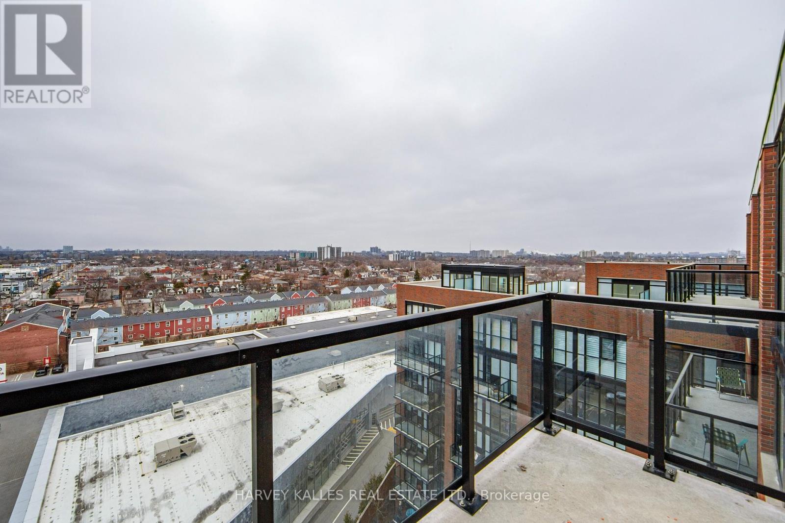 1001 - 2300 St Clair Avenue W, Toronto (junction Area), Ontario