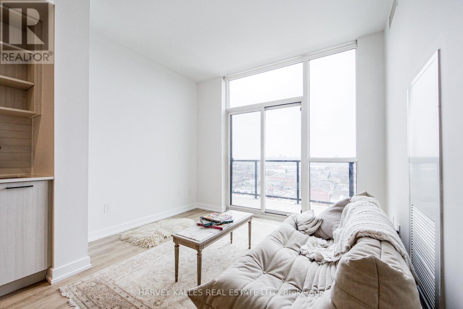 1001 - 2300 St Clair Avenue W, Toronto (junction Area), Ontario