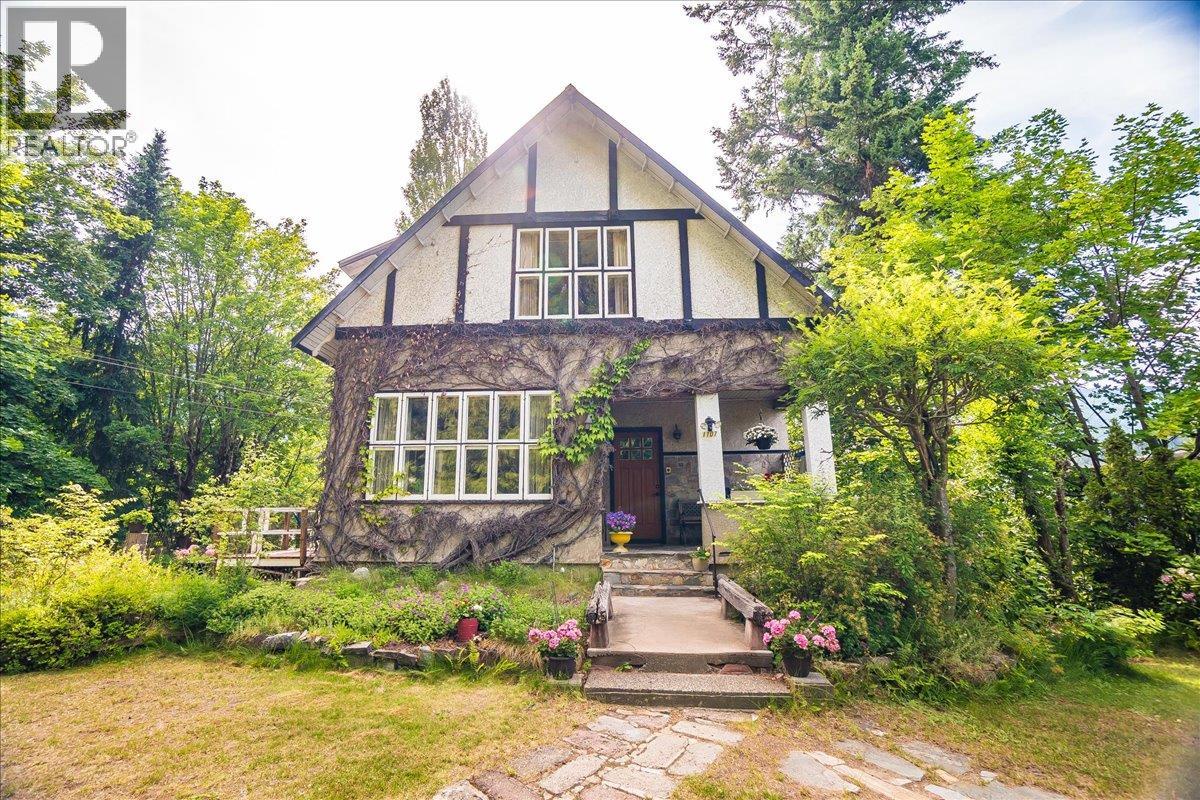 1107 Robertson Avenue, Nelson, British Columbia