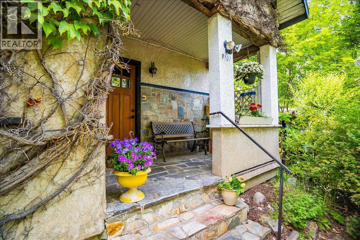 1107 Robertson Avenue, Nelson, British Columbia