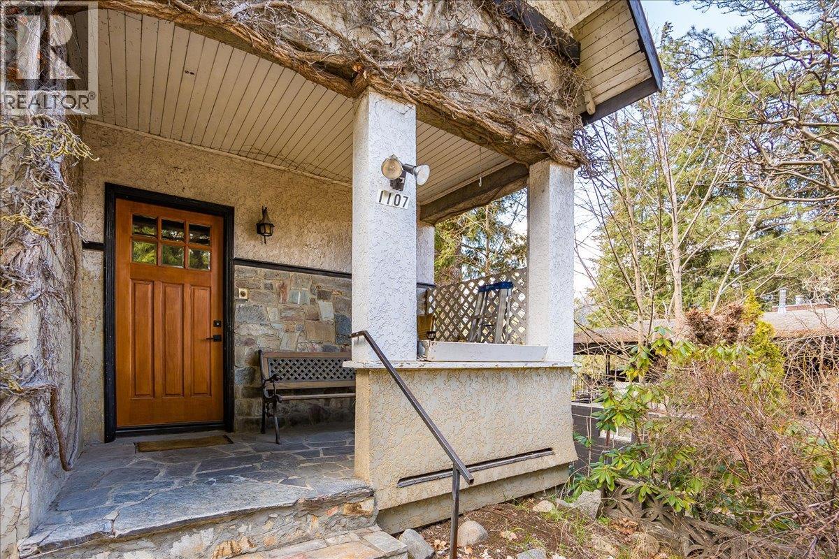 1107 Robertson Avenue, Nelson, British Columbia