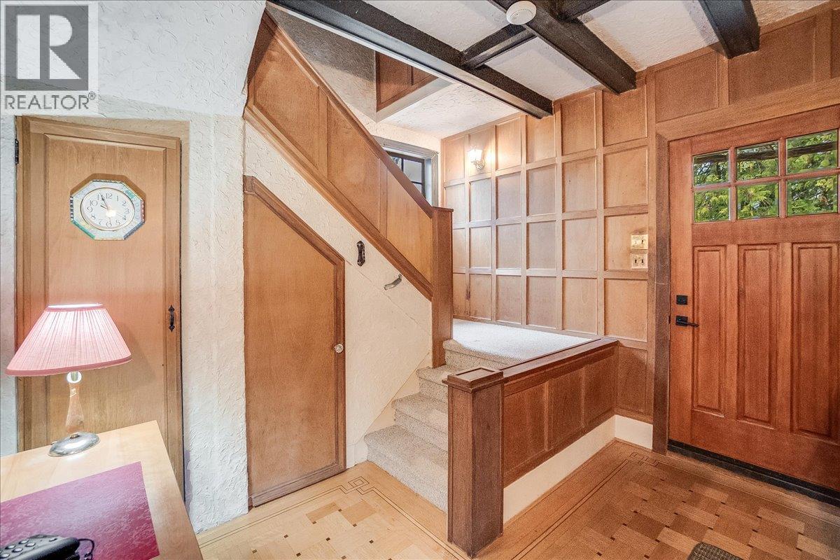 1107 Robertson Avenue, Nelson, British Columbia