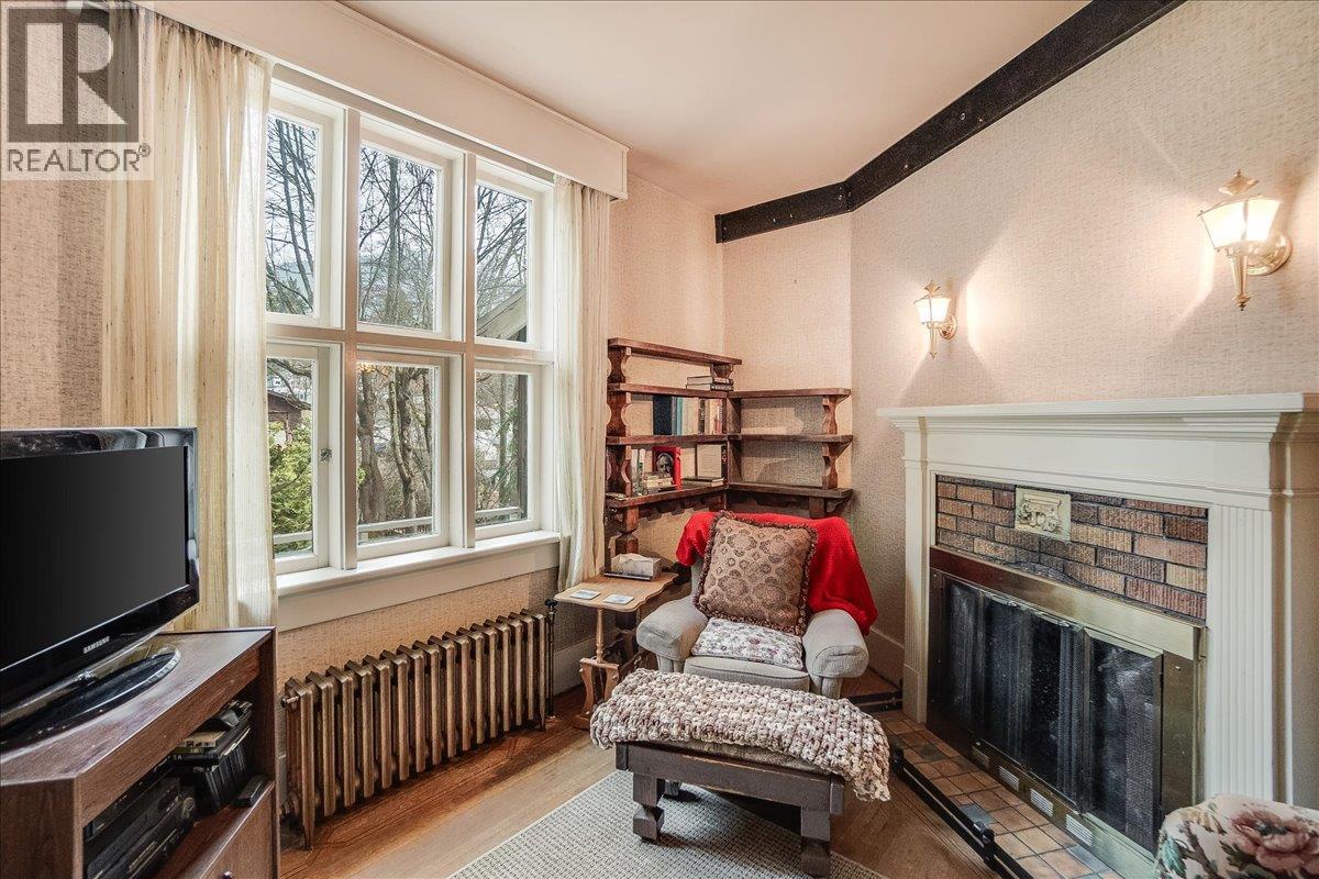 1107 Robertson Avenue, Nelson, British Columbia