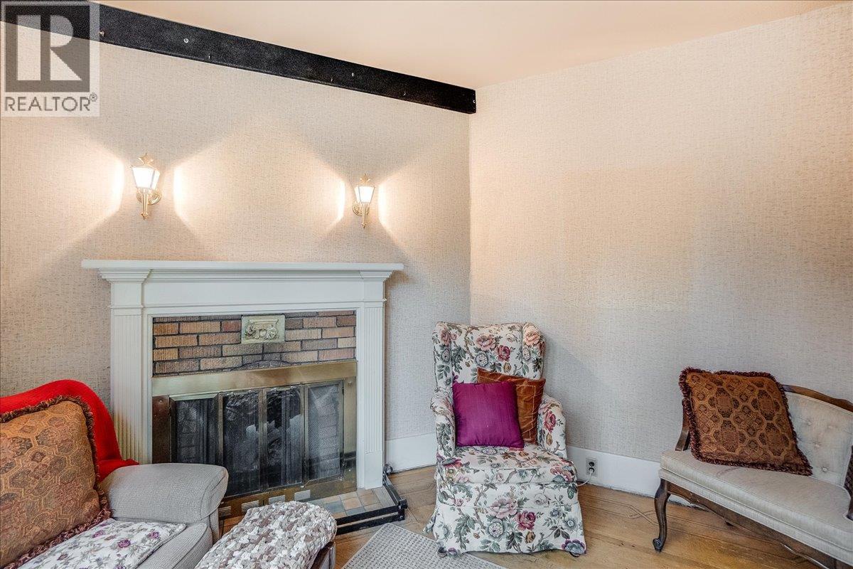 1107 Robertson Avenue, Nelson, British Columbia