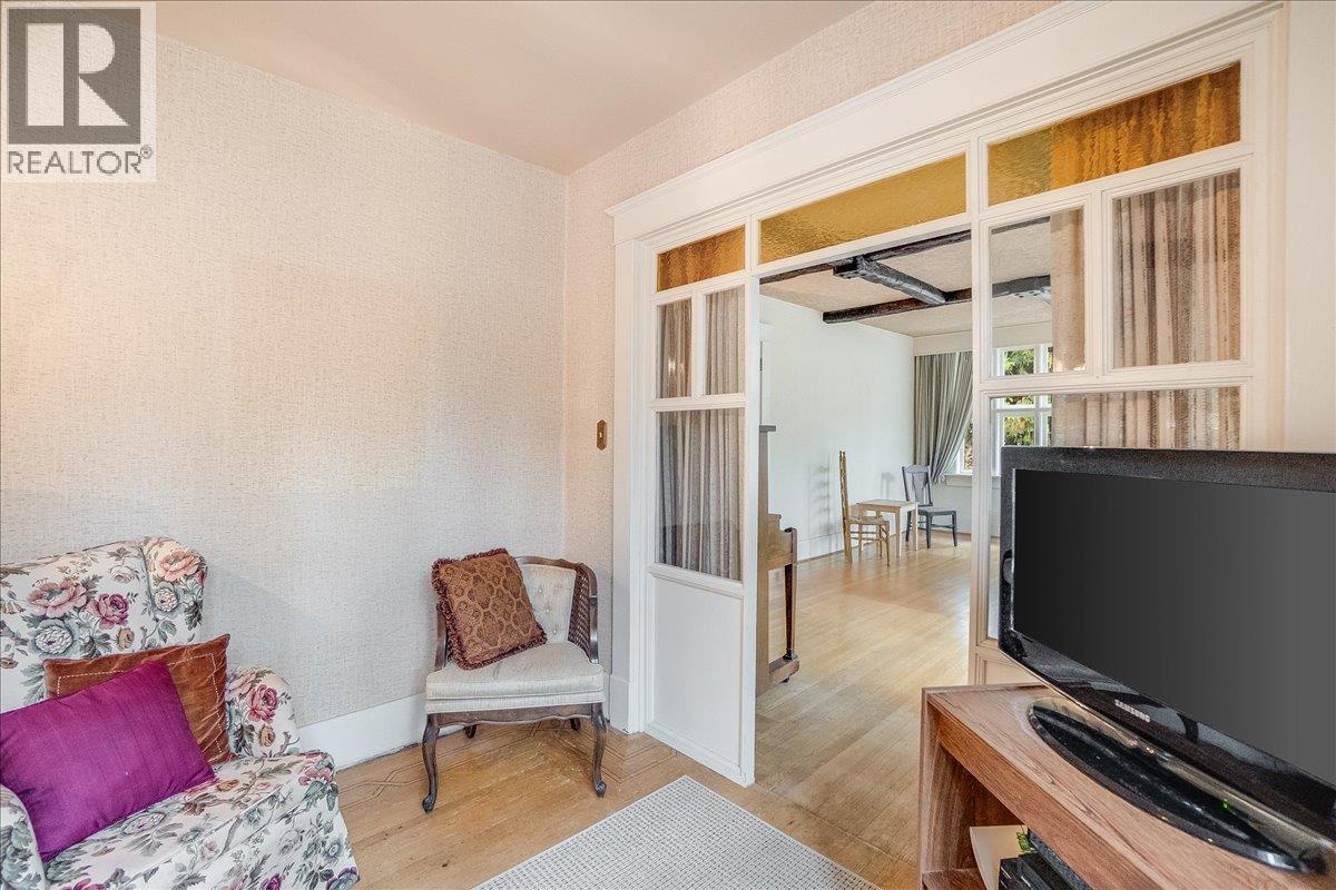 1107 Robertson Avenue, Nelson, British Columbia