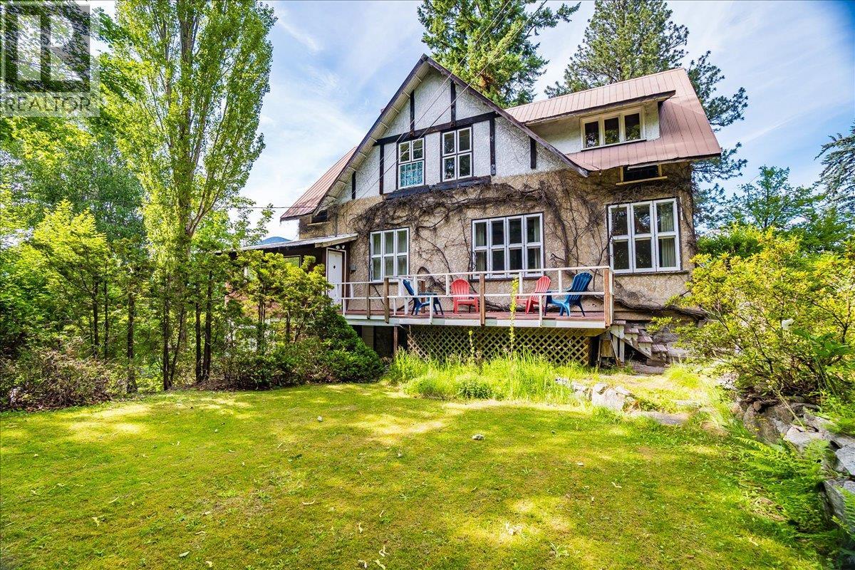 1107 Robertson Avenue, Nelson, British Columbia