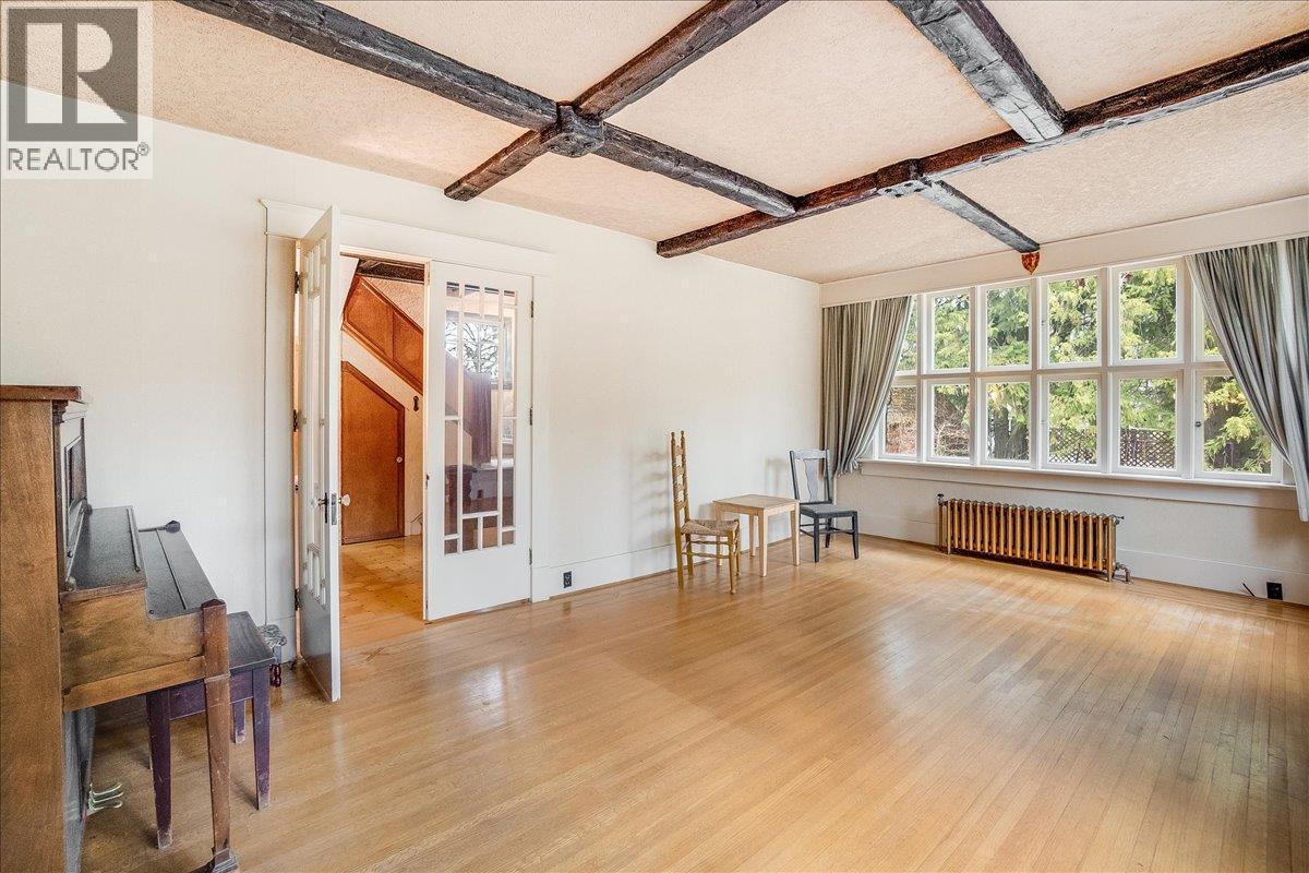 1107 Robertson Avenue, Nelson, British Columbia