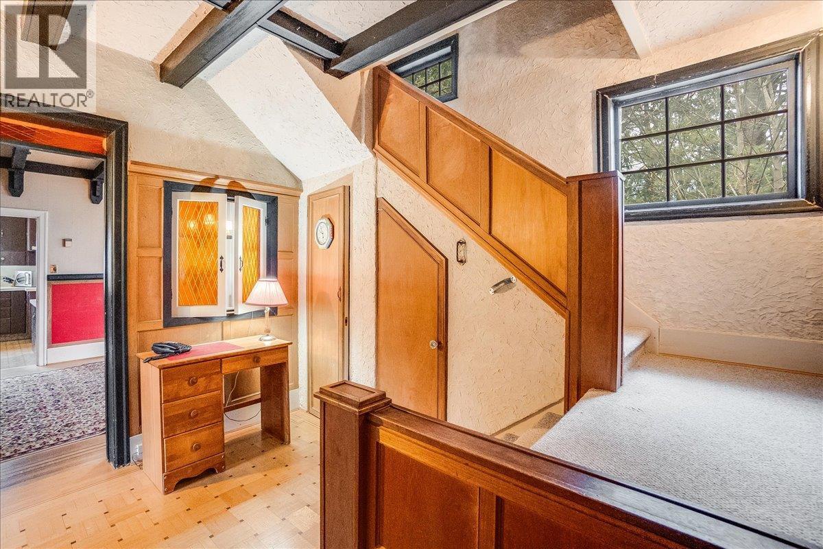 1107 Robertson Avenue, Nelson, British Columbia