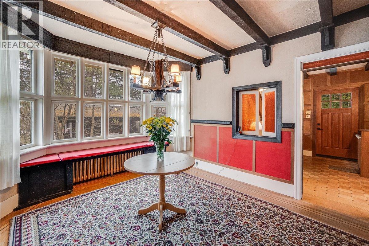 1107 Robertson Avenue, Nelson, British Columbia