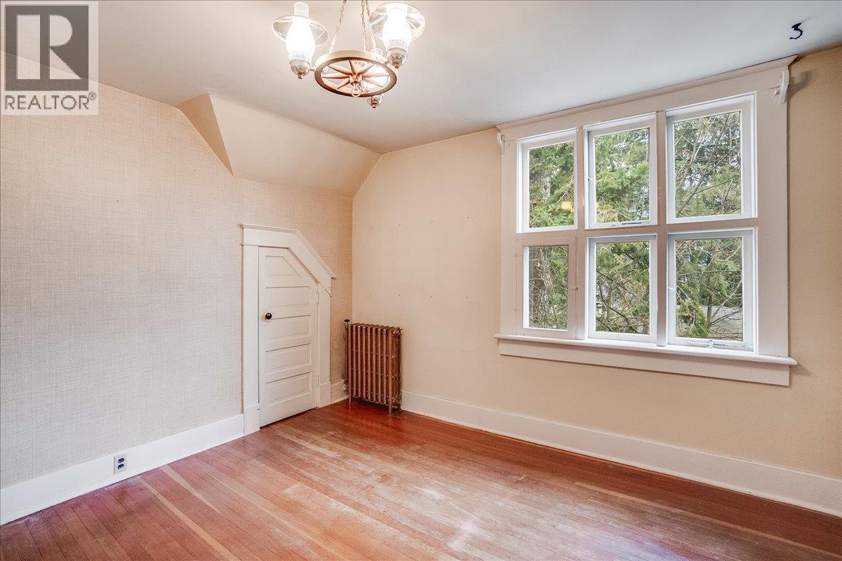 1107 Robertson Avenue, Nelson, British Columbia