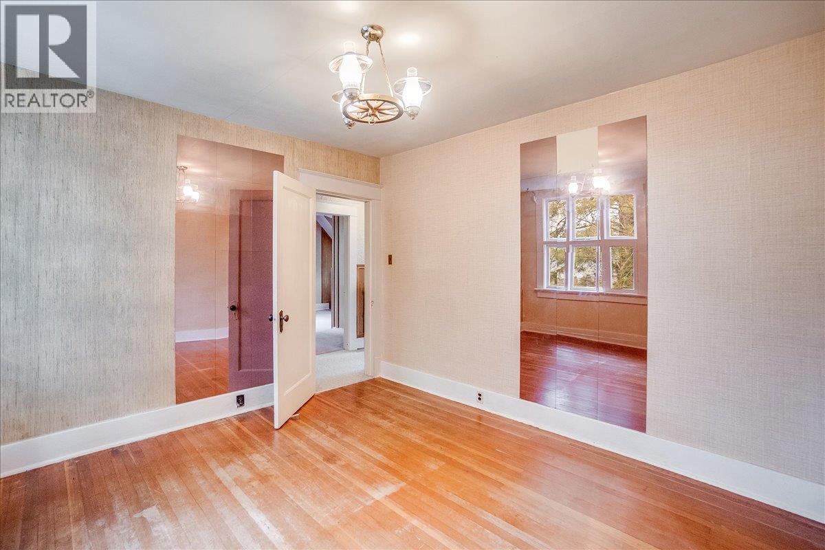 1107 Robertson Avenue, Nelson, British Columbia