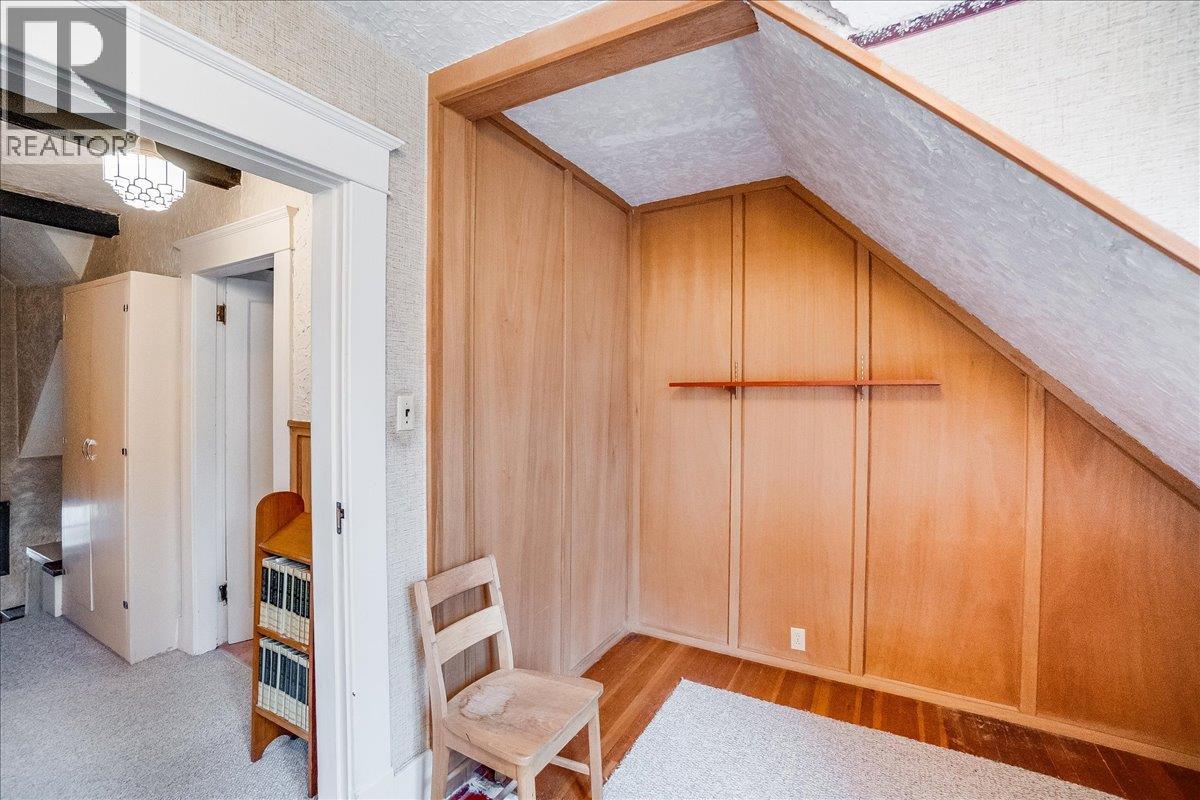 1107 Robertson Avenue, Nelson, British Columbia