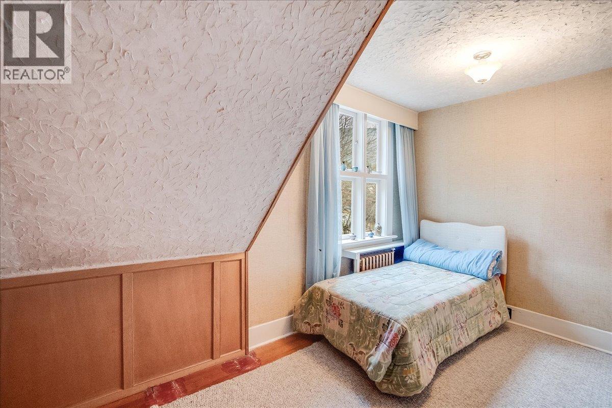 1107 Robertson Avenue, Nelson, British Columbia