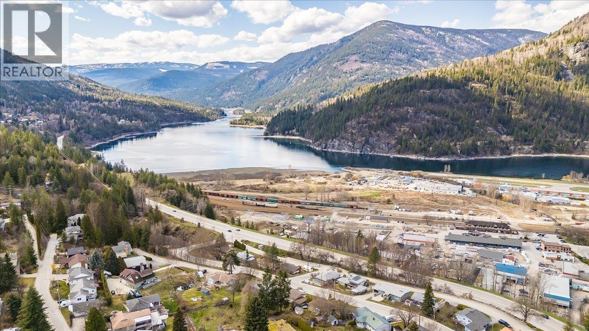 1107 Robertson Avenue, Nelson, British Columbia