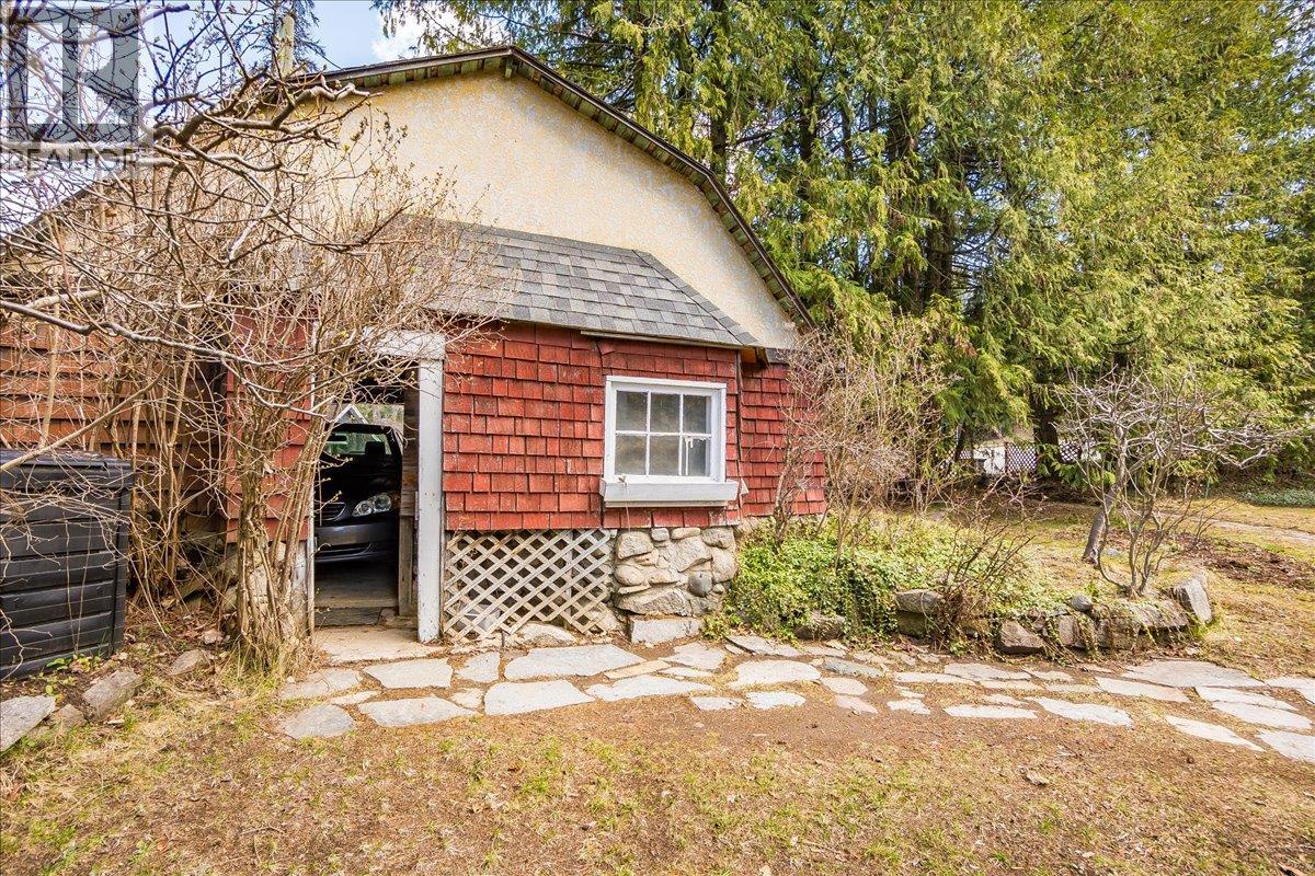 1107 Robertson Avenue, Nelson, British Columbia