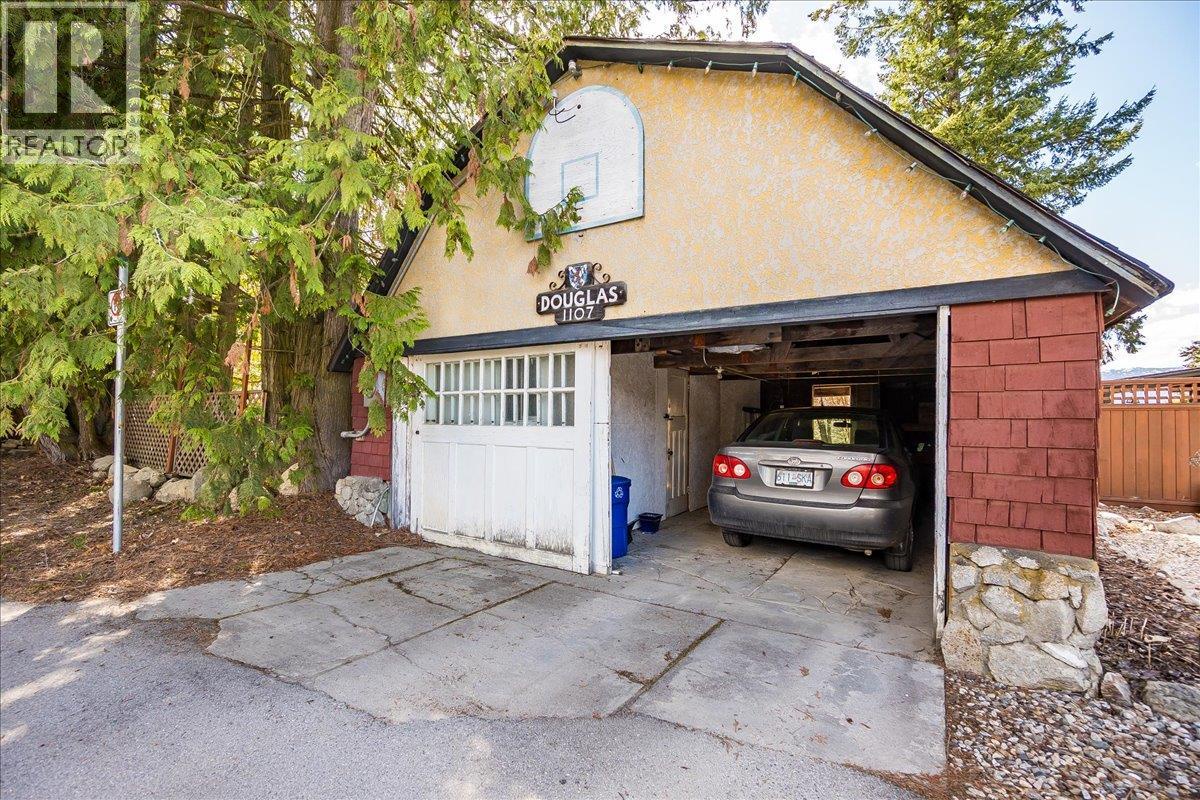 1107 Robertson Avenue, Nelson, British Columbia