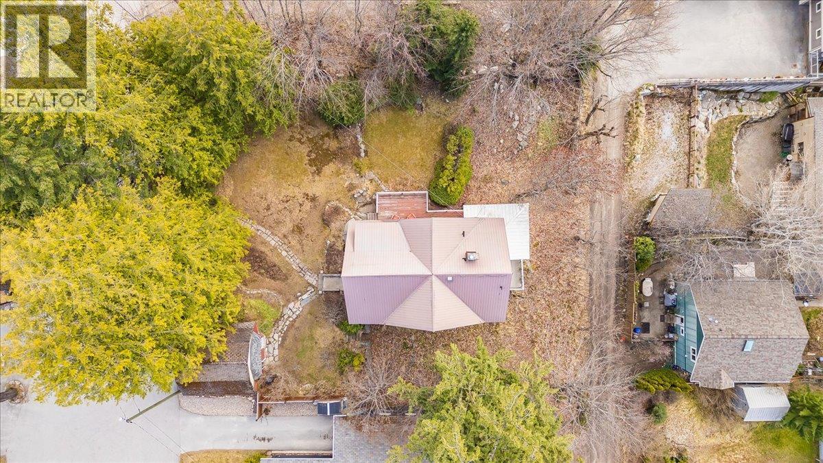 1107 Robertson Avenue, Nelson, British Columbia