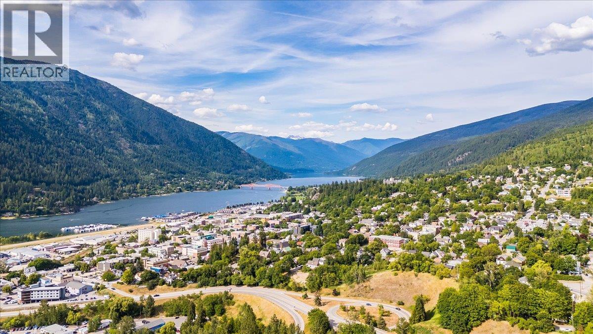 1107 Robertson Avenue, Nelson, British Columbia